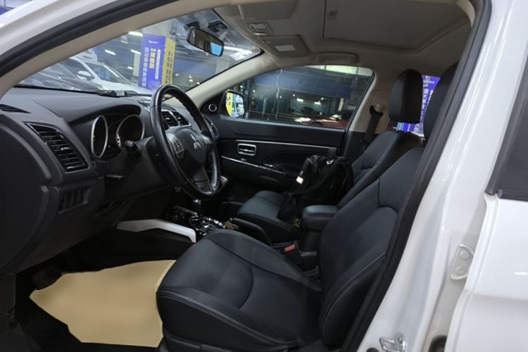 Used Mitsubishi ASX 2018 2.0L CVT Two-Wheel Drive Deluxe Edition Left Front Seat