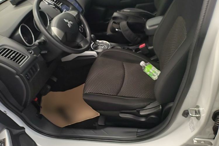 Used Mitsubishi ASX 2018 2.0L CVT Two-Wheel Drive Elite Edition Left Front Seat