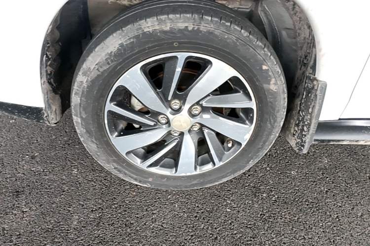 Used Mitsubishi ASX 2018 2.0L CVT Two-Wheel Drive Deluxe Edition Left Front Wheel Hub