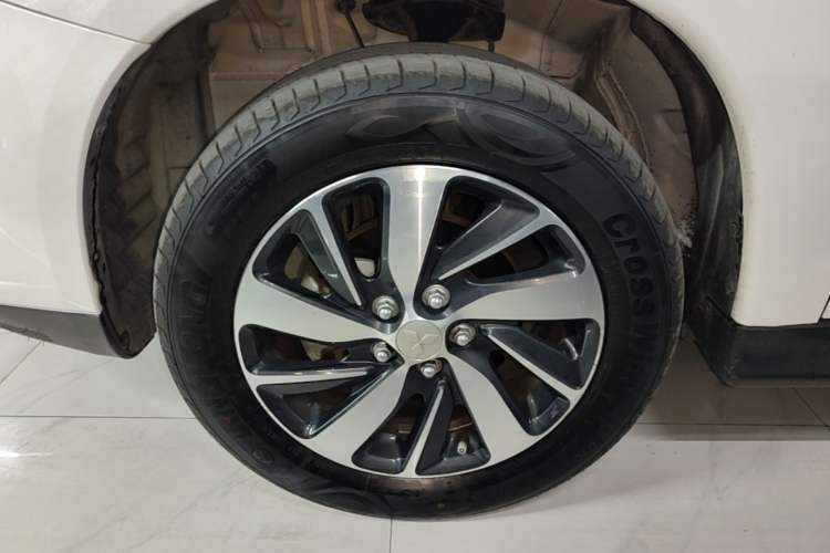 Used Mitsubishi ASX 2018 2.0L CVT Two-Wheel Drive Deluxe Edition Left Front Wheel Hub