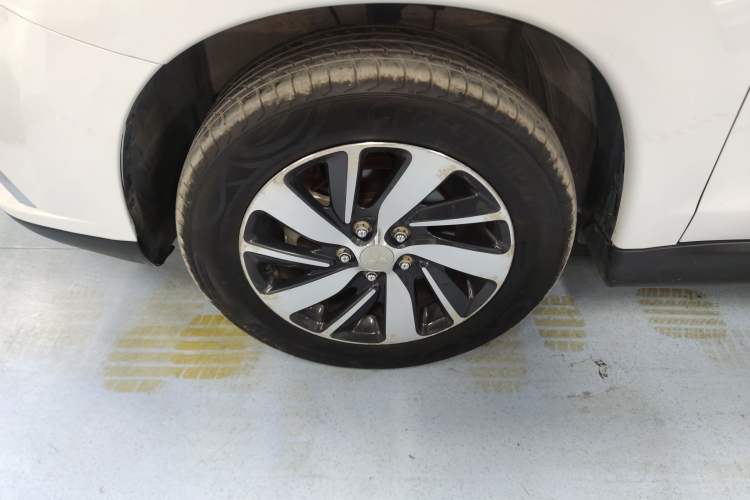 Used Mitsubishi ASX 2018 2.0L CVT Two-Wheel Drive Deluxe Edition Left Front Wheel Hub