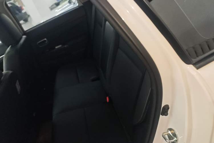 Used Mitsubishi ASX 2018 2.0L CVT Two-Wheel Drive Deluxe Edition Left Rear Seat
