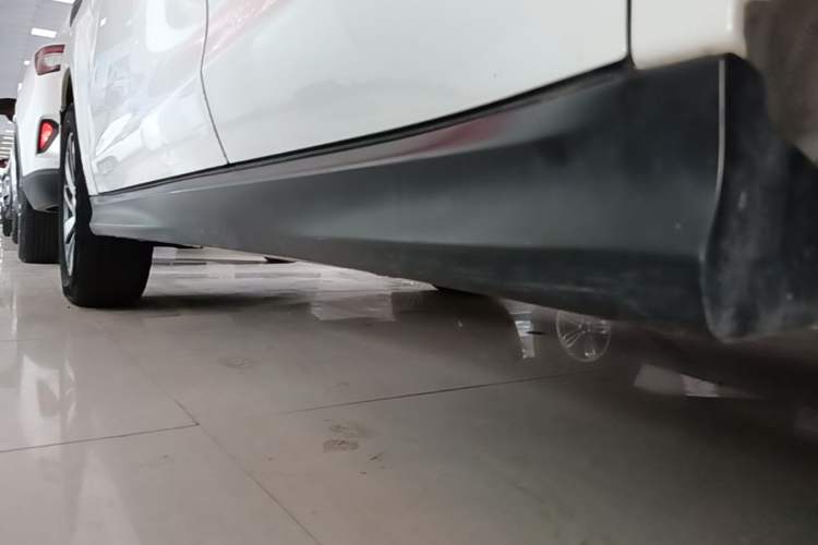 Used Mitsubishi ASX 2018 2.0L CVT Two-Wheel Drive Elite Edition Left Side Sill