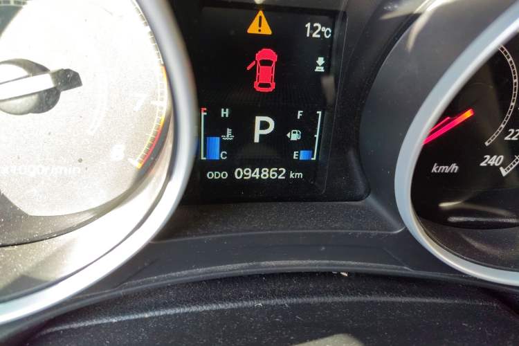 Used Mitsubishi ASX 2018 2.0L CVT Two-Wheel Drive Deluxe Edition Odometer Close Up