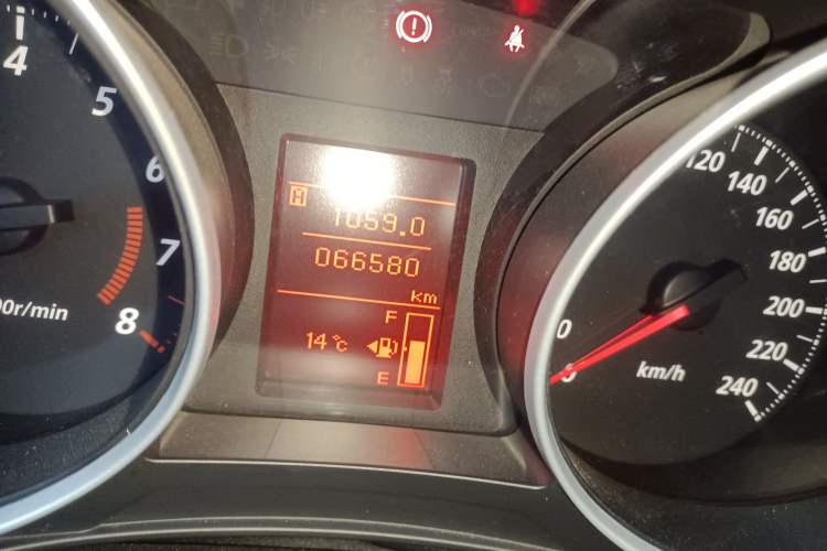 Used Mitsubishi ASX 2018 1.6L Manual Two-Wheel Drive Dynamic Edition Odometer Close Up