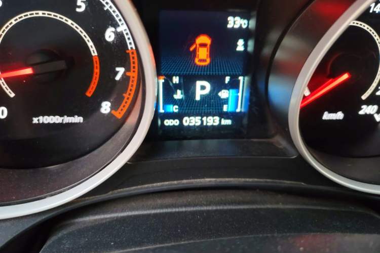 Used Mitsubishi ASX 2018 2.0L CVT Two-Wheel Drive Deluxe Edition Odometer Close Up
