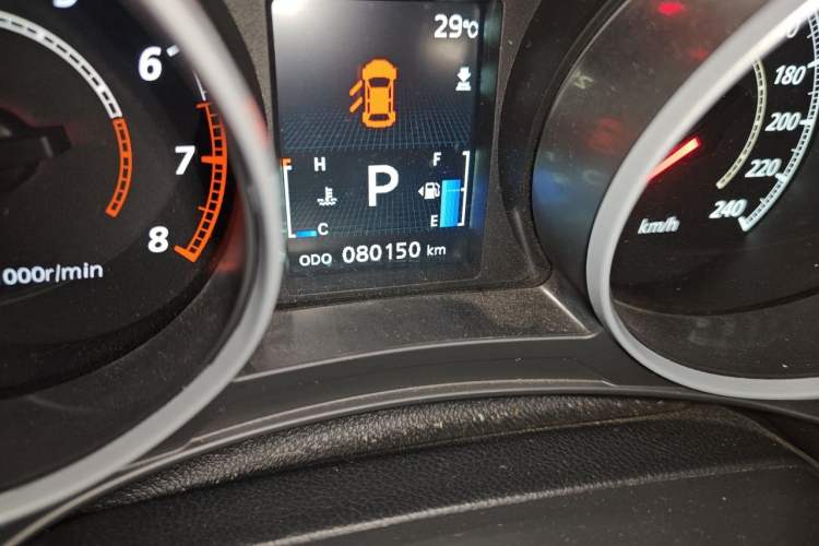 Used Mitsubishi ASX 2018 2.0L CVT Two-Wheel Drive Deluxe Edition Odometer Close Up