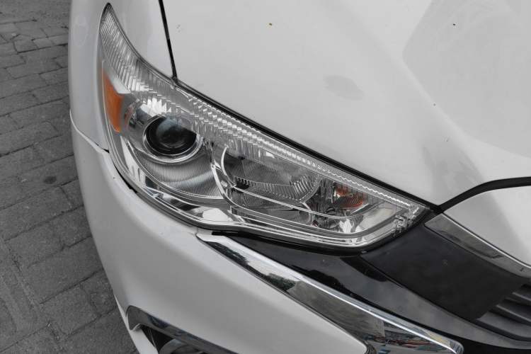 Used Mitsubishi ASX 2018 2.0L CVT Two-Wheel Drive Deluxe Edition Right Front Headlight
