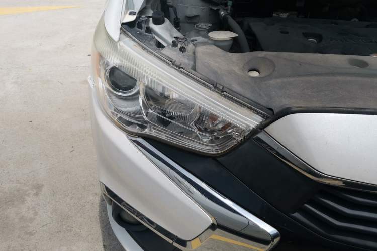 Used Mitsubishi ASX 2018 2.0L CVT Two-Wheel Drive Deluxe Edition Right Front Headlight
