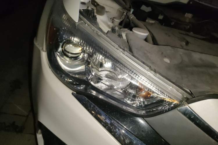 Used Mitsubishi ASX 2018 2.0L CVT Two-Wheel Drive Deluxe Edition Right Front Headlight