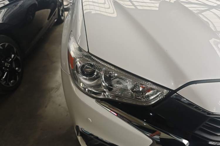 Used Mitsubishi ASX 2018 2.0L CVT Two-Wheel Drive Deluxe Edition Right Front Headlight
