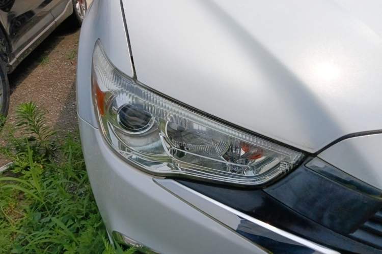 Used Mitsubishi ASX 2018 2.0L CVT Two-Wheel Drive Deluxe Edition Right Front Headlight