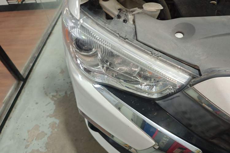 Used Mitsubishi ASX 2018 2.0L CVT Two-Wheel Drive Deluxe Edition Right Front Headlight