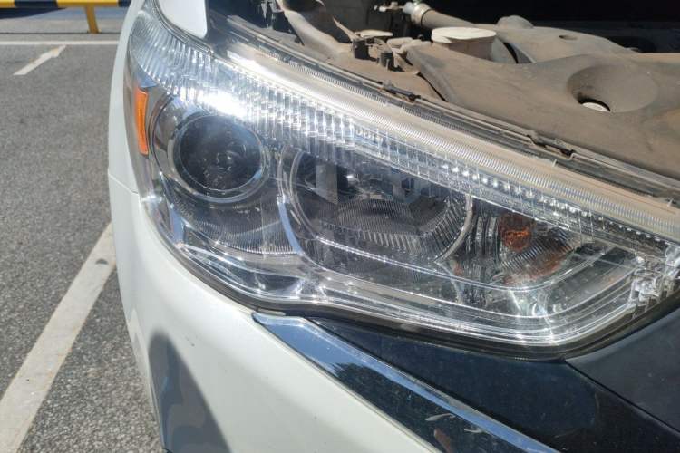 Used Mitsubishi ASX 2018 2.0L CVT Two-Wheel Drive Deluxe Edition Right Front Headlight