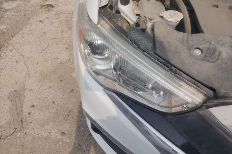 Used Mitsubishi ASX 2018 2.0L CVT Two-Wheel Drive Deluxe Edition Right Front Headlight