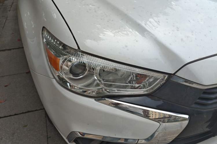 Used Mitsubishi ASX 2018 2.0L CVT Two-Wheel Drive Elite Edition Right Front Headlight