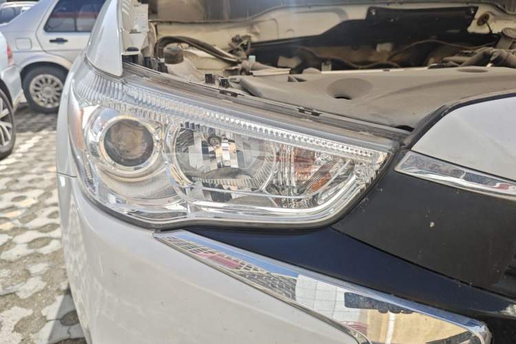 Used Mitsubishi ASX 2018 2.0L CVT Two-Wheel Drive Deluxe Edition Right Front Headlight