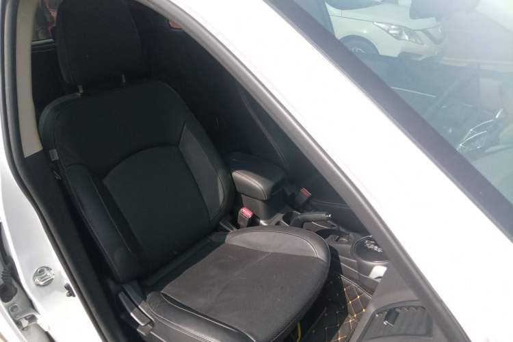 Used Mitsubishi ASX 2018 2.0L CVT Two-Wheel Drive Deluxe Edition Right Front Seat