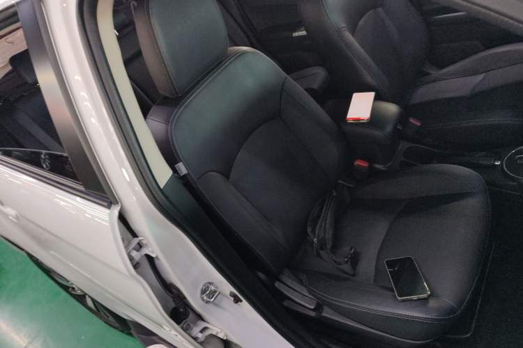 Used Mitsubishi ASX 2018 2.0L CVT Two-Wheel Drive Deluxe Edition Right Front Seat