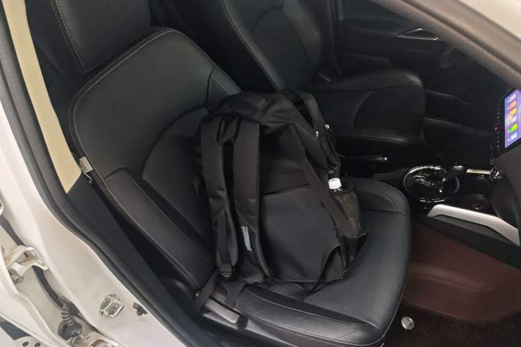 Used Mitsubishi ASX 2018 2.0L CVT Two-Wheel Drive Deluxe Edition Right Front Seat