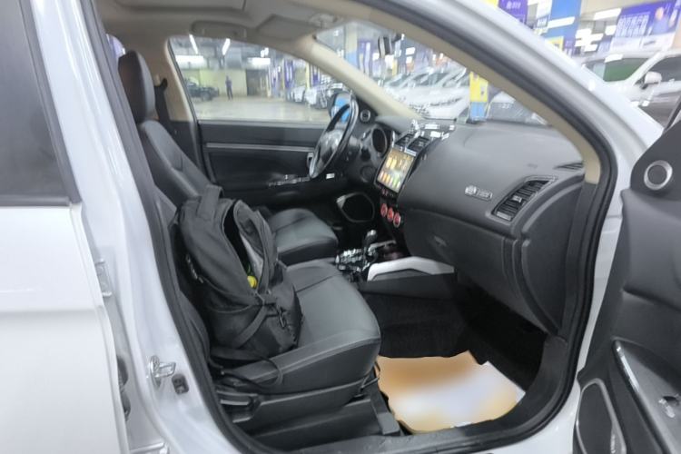 Used Mitsubishi ASX 2018 2.0L CVT Two-Wheel Drive Deluxe Edition Right Front Seat