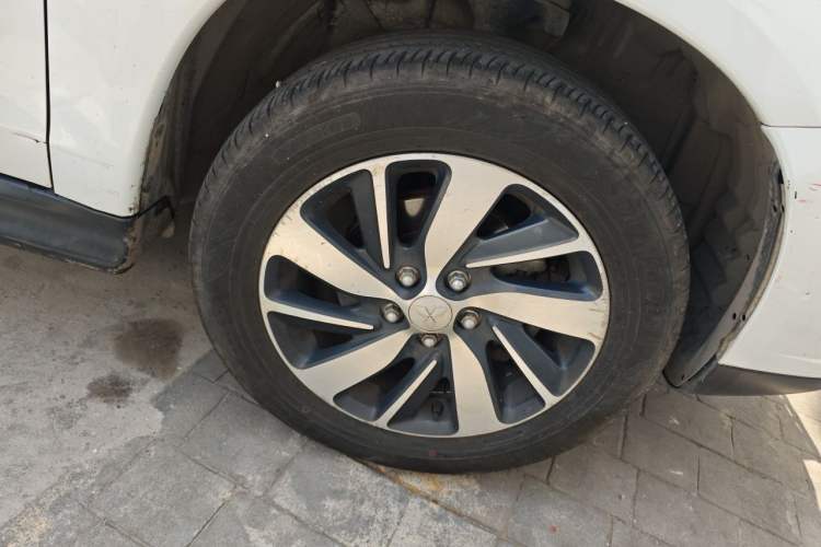 Used Mitsubishi ASX 2018 2.0L CVT Two-Wheel Drive Deluxe Edition Right Front Wheel Hub