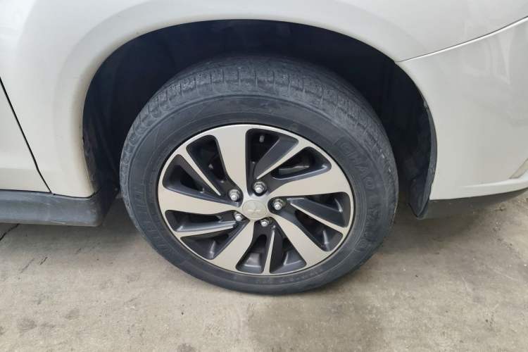 Used Mitsubishi ASX 2018 2.0L CVT Two-Wheel Drive Deluxe Edition Right Front Wheel Hub