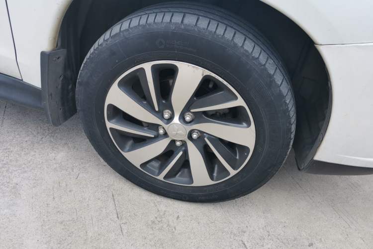 Used Mitsubishi ASX 2018 2.0L CVT Two-Wheel Drive Deluxe Edition Right Front Wheel Hub