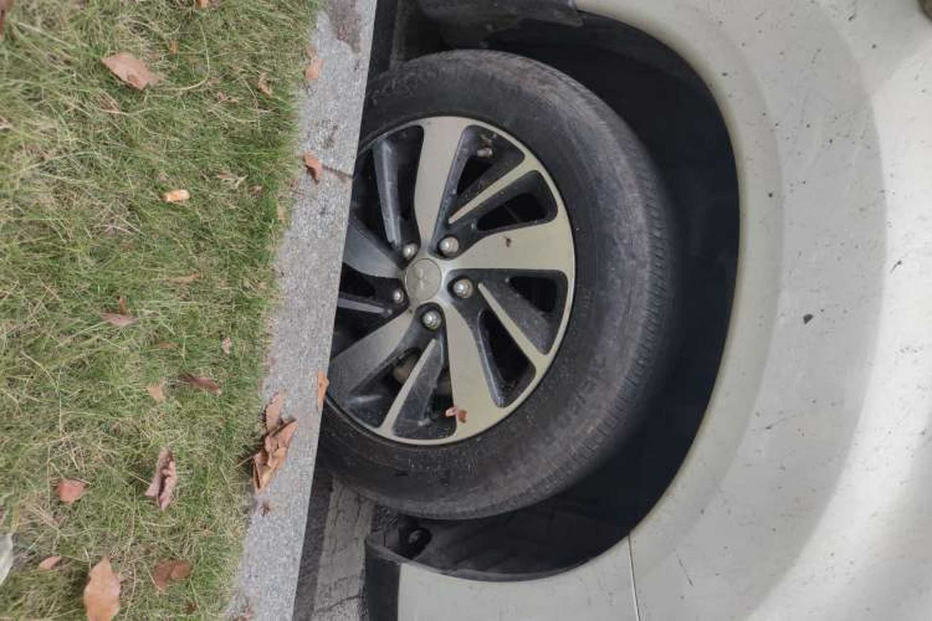 Used Mitsubishi ASX 2018 2.0L CVT Two-Wheel Drive Deluxe Edition Right Front Wheel Hub