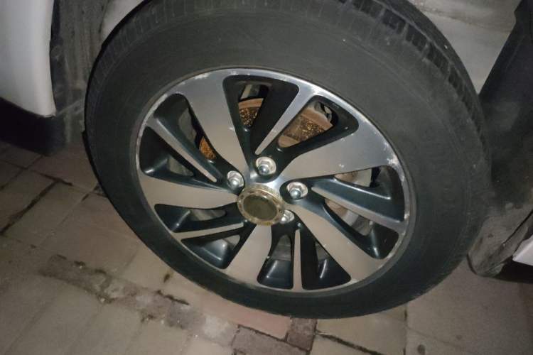 Used Mitsubishi ASX 2018 2.0L CVT Two-Wheel Drive Deluxe Edition Right Front Wheel Hub