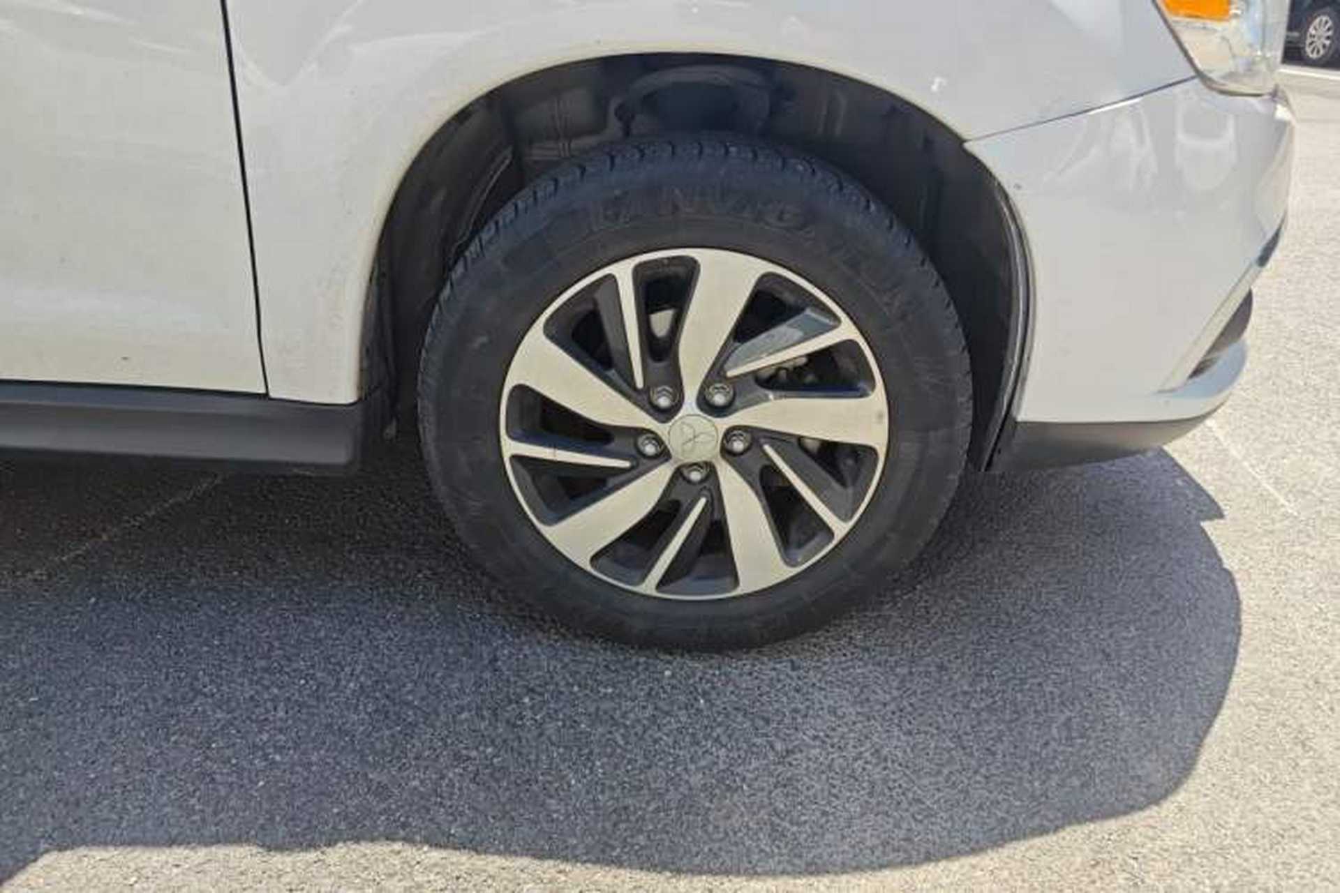 Used Mitsubishi ASX 2018 2.0L CVT Two-Wheel Drive Elite Edition Right Front Wheel Hub