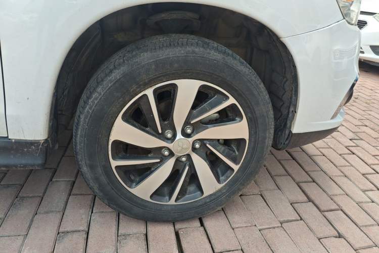 Used Mitsubishi ASX 2018 1.6L Manual Two-Wheel Drive Fashion Edition Right Front Wheel Hub