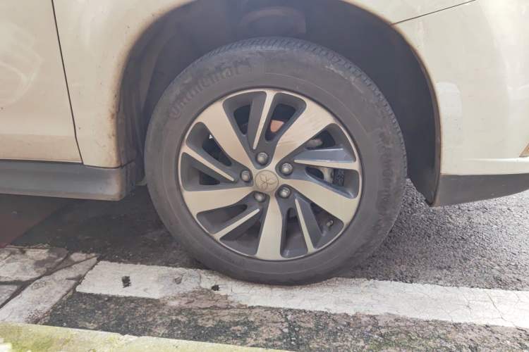 Used Mitsubishi ASX 2018 2.0L CVT Two-Wheel Drive Deluxe Edition Right Front Wheel Hub