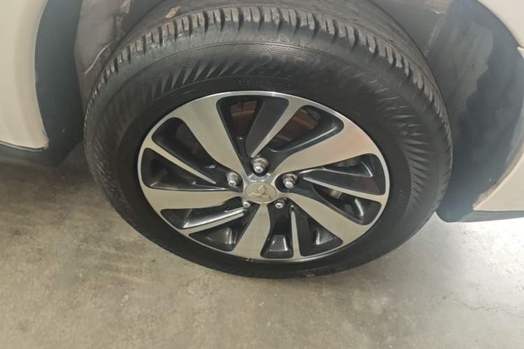 Used Mitsubishi ASX 2018 2.0L CVT Two-Wheel Drive Deluxe Edition Right Front Wheel Hub