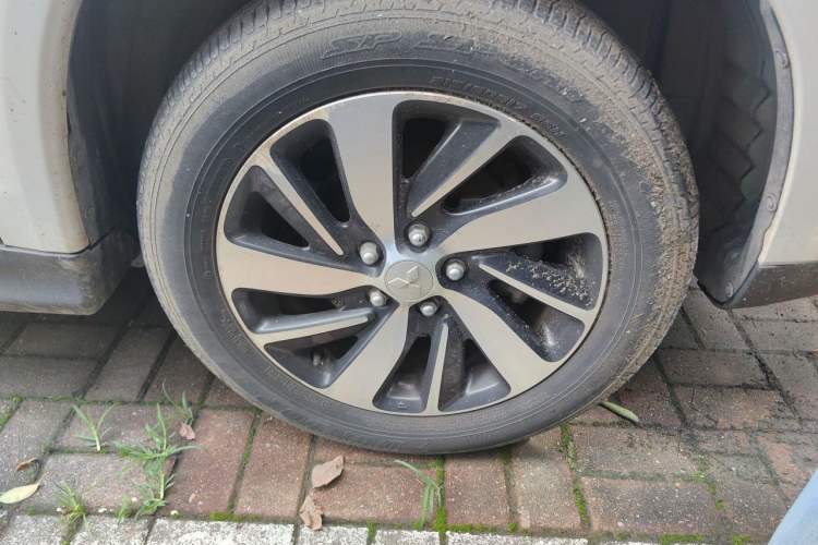 Used Mitsubishi ASX 2018 2.0L CVT Two-Wheel Drive Deluxe Edition Right Front Wheel Hub