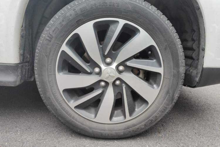 Used Mitsubishi ASX 2018 1.6L Manual Two-Wheel Drive Fashion Edition Right Front Wheel Hub