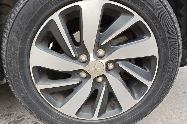 Used Mitsubishi ASX 2018 1.6L Manual Two-Wheel Drive Fashion Edition Right Front Wheel Hub