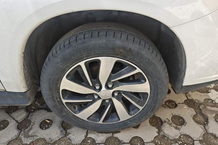 Used Mitsubishi ASX 2018 2.0L CVT Two-Wheel Drive Deluxe Edition Right Front Wheel Hub