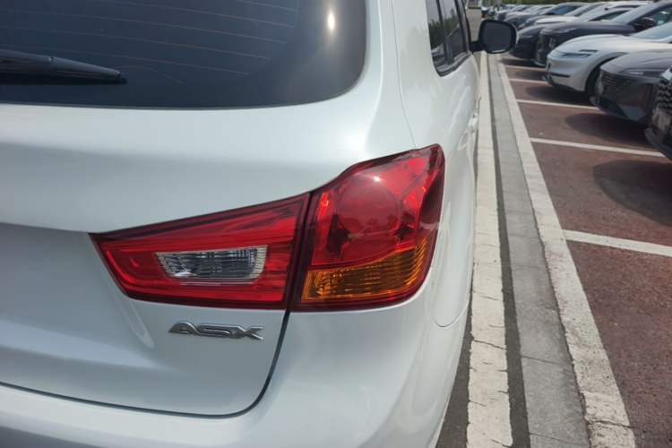 Used Mitsubishi ASX 2018 2.0L CVT Two-Wheel Drive Deluxe Edition Right Rear Taillight