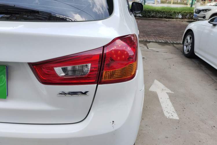 Used Mitsubishi ASX 2018 2.0L CVT Two-Wheel Drive Elite Edition Right Rear Taillight