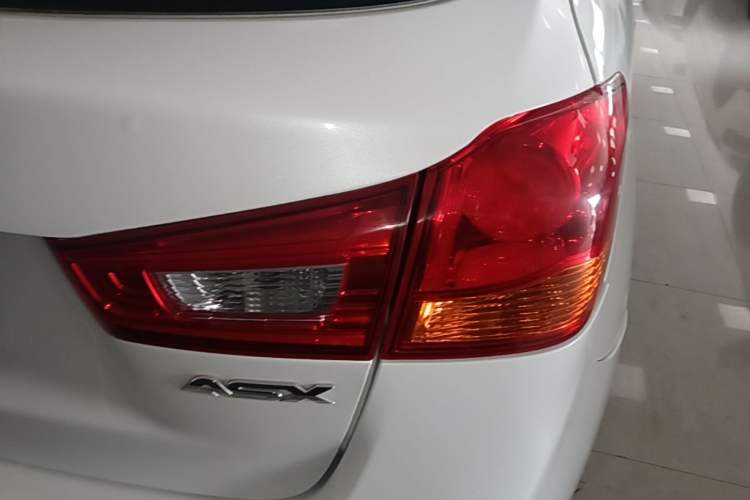 Used Mitsubishi ASX 2018 2.0L CVT Two-Wheel Drive Elite Edition Right Rear Taillight