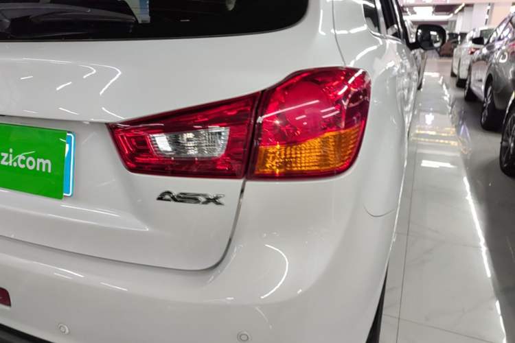 Used Mitsubishi ASX 2018 2.0L CVT Two-Wheel Drive Deluxe Edition Right Rear Taillight