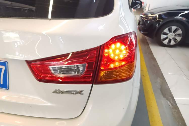 Used Mitsubishi ASX 2018 2.0L CVT Two-Wheel Drive Deluxe Edition Right Rear Taillight