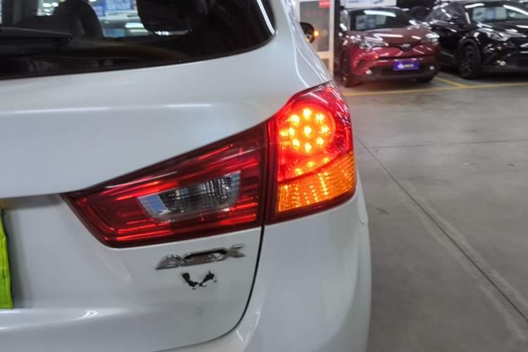 Used Mitsubishi ASX 2018 2.0L CVT Two-Wheel Drive Deluxe Edition Right Rear Taillight