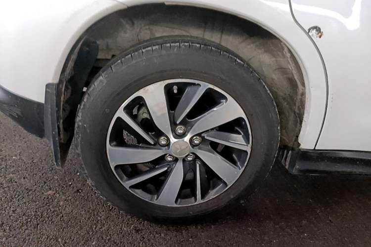 Used Mitsubishi ASX 2018 2.0L CVT Two-Wheel Drive Deluxe Edition Right Rear Wheel Hub