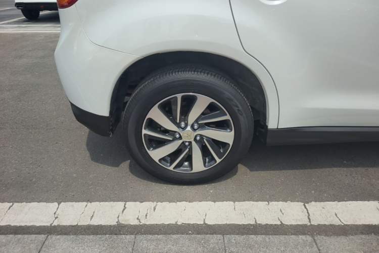 Used Mitsubishi ASX 2018 2.0L CVT Two-Wheel Drive Deluxe Edition Right Rear Wheel Hub