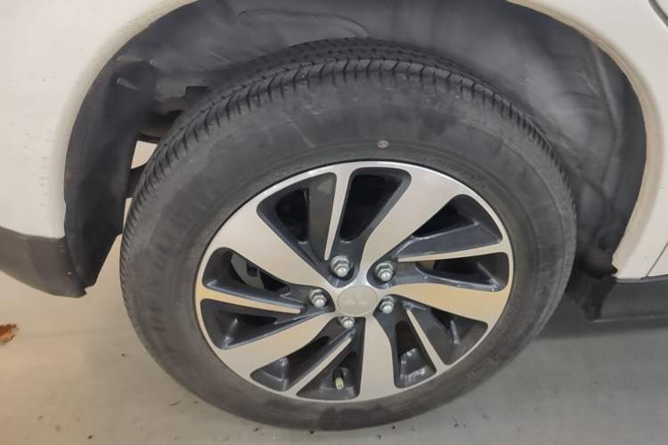 Used Mitsubishi ASX 2018 2.0L CVT Two-Wheel Drive Deluxe Edition Right Rear Wheel Hub