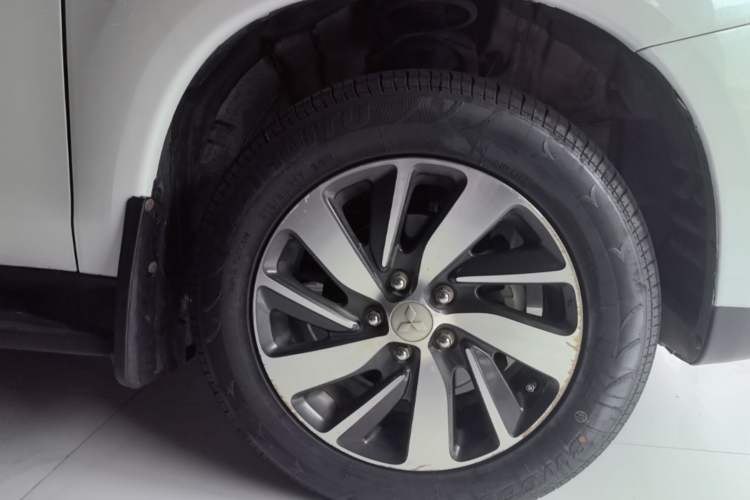 Used Mitsubishi ASX 2018 1.6L Manual Two-Wheel Drive Dynamic Edition Right Rear Wheel Hub