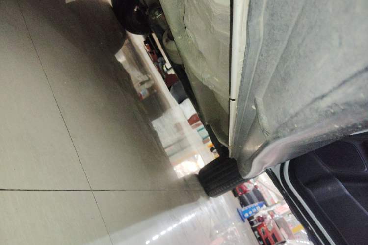 Used Mitsubishi ASX 2018 2.0L CVT Two-Wheel Drive Deluxe Edition Right Side Sill