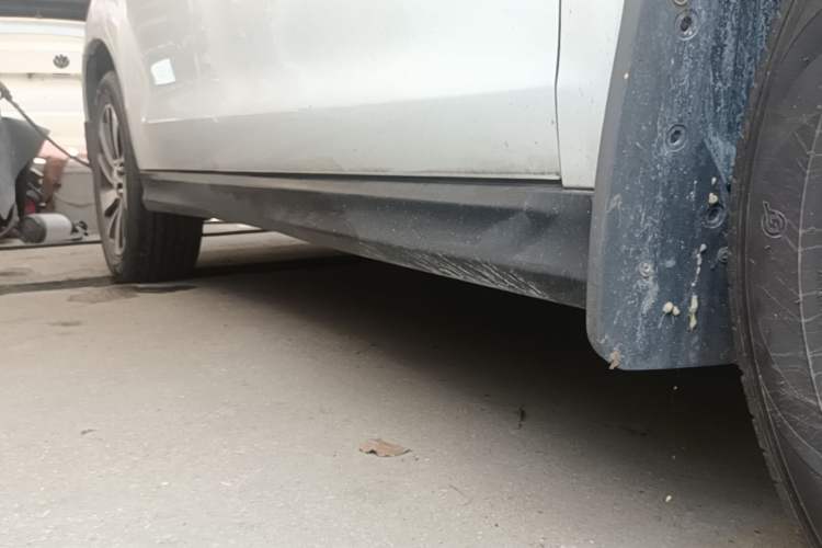 Used Mitsubishi ASX 2018 2.0L CVT Two-Wheel Drive Elite Edition Right Side Sill